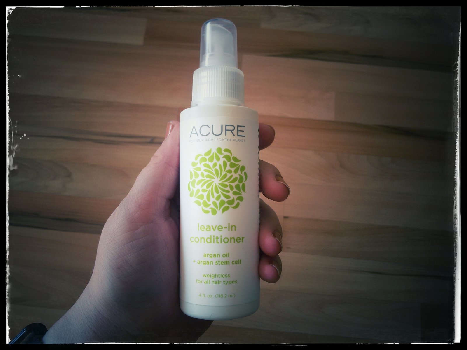 Apžvalga: "Aucure Organics" nenuplaunamas plaukų kondicionierius