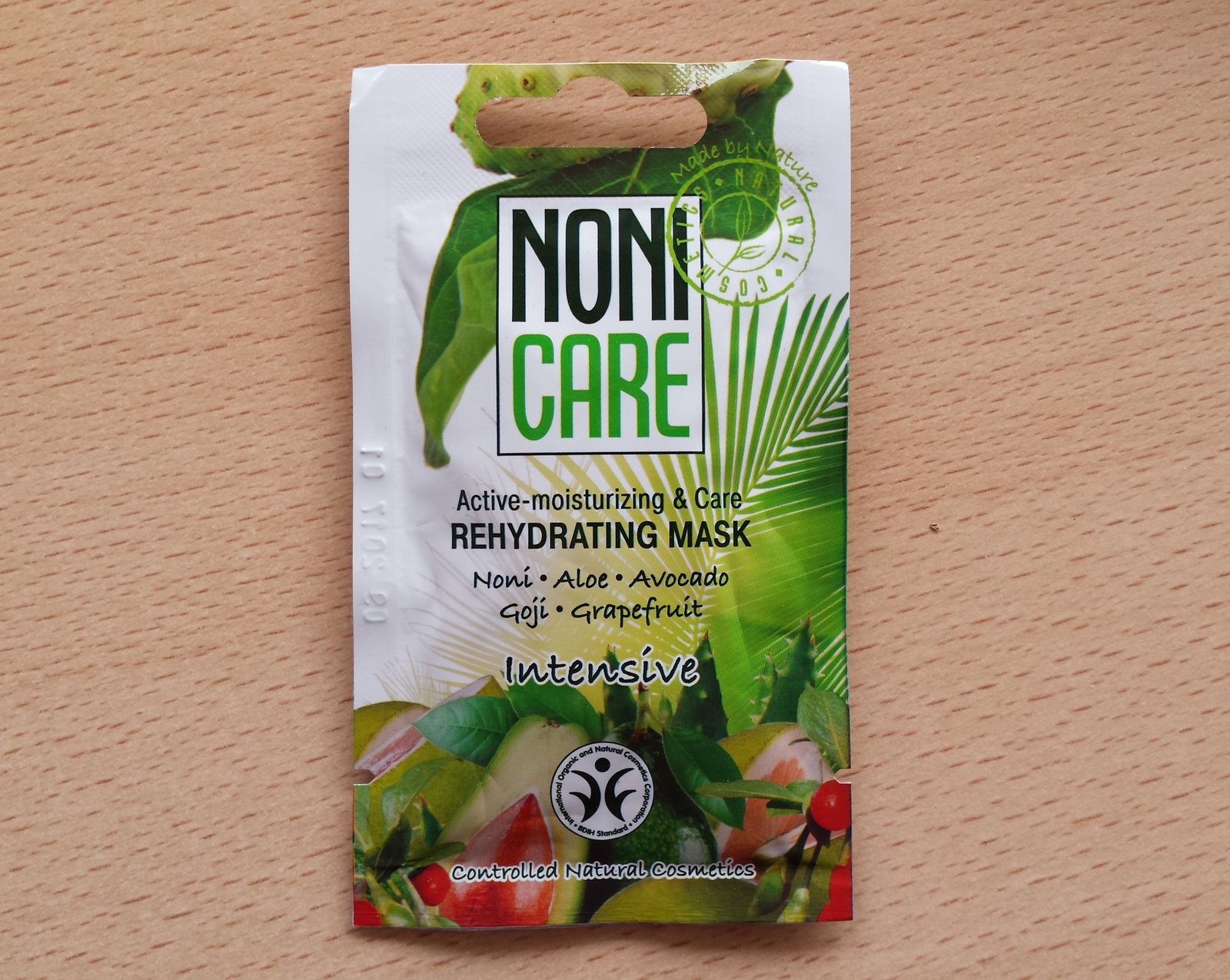 Apžvalga: "Noni Care" drėkinanti veido kaukė