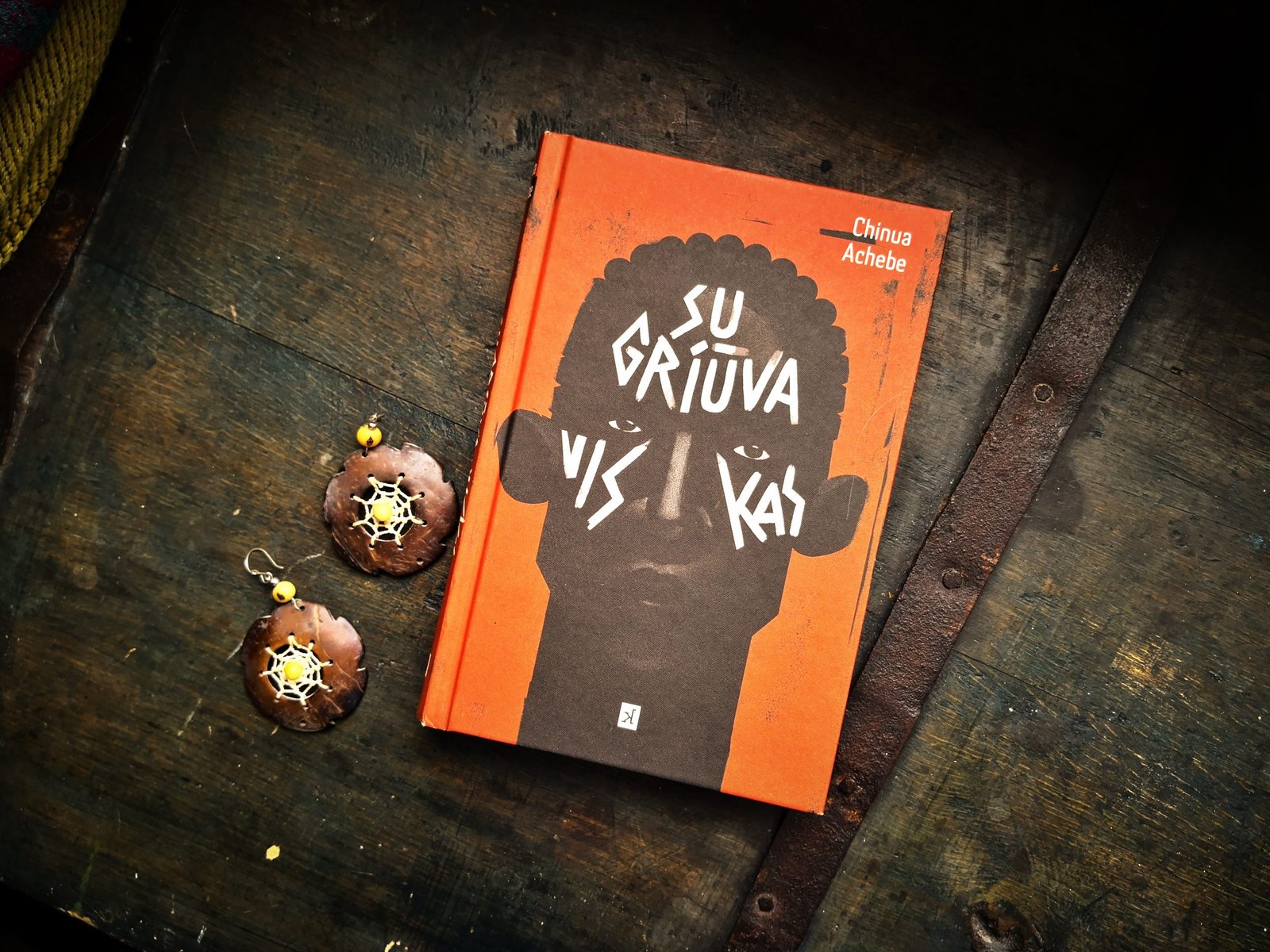 1042(68) Chinua Achebe “Sugriūva viskas”