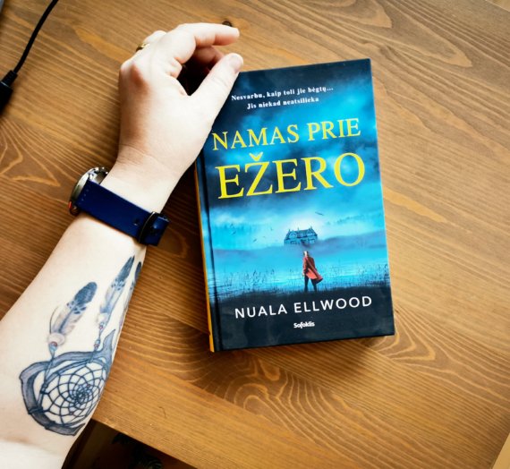 1202(125) Nuala Ellwood „Namas prie ežero“